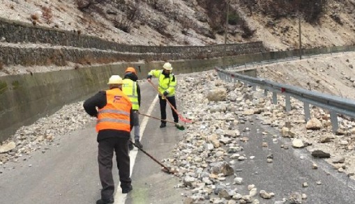 Reshjet shkaktojne renie guresh ne aksin Bajram Curri-Valbone: Disa zona pa drita